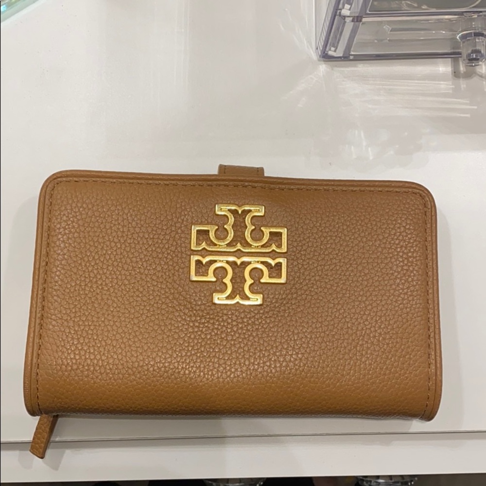 Tory burch wallet